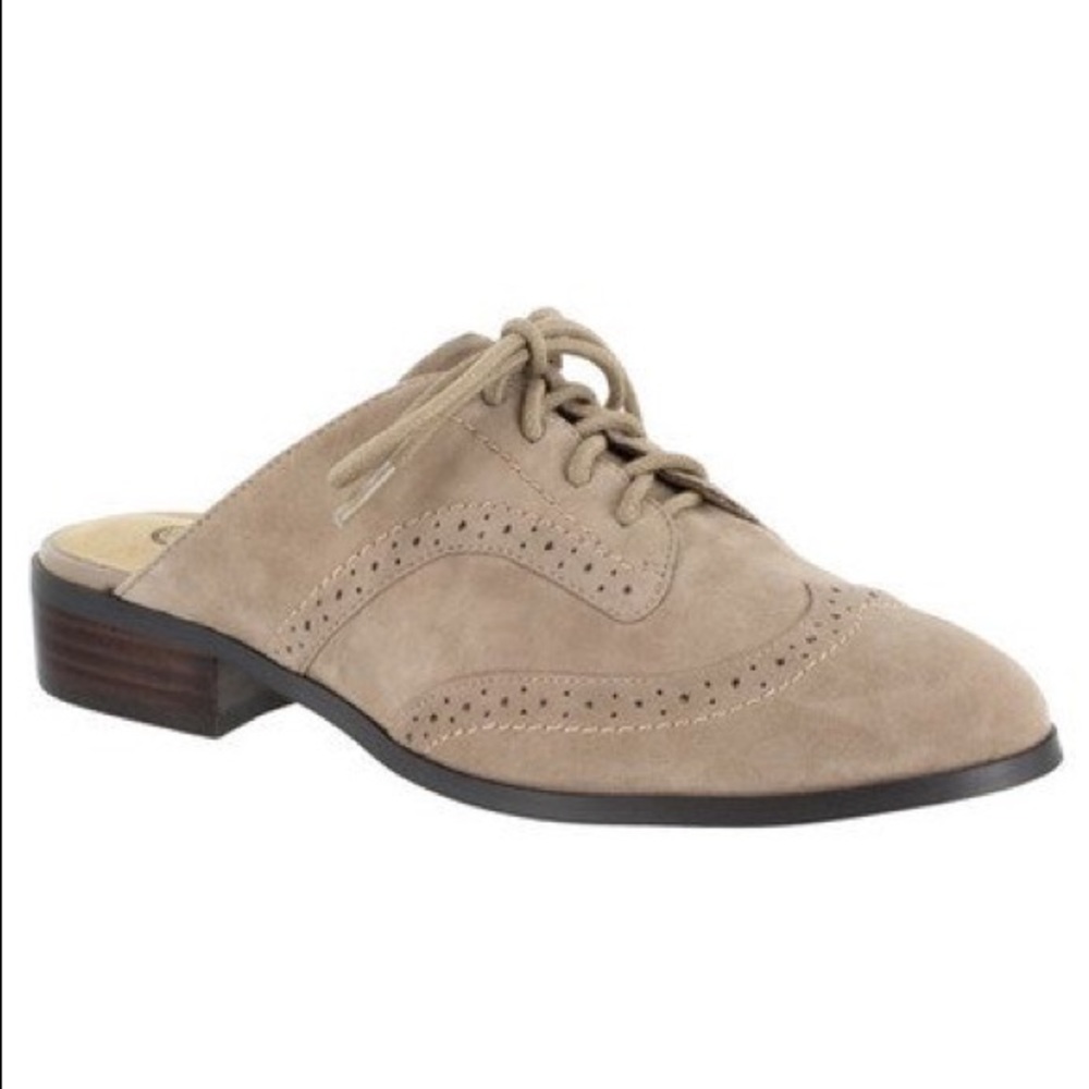Bella Vita Baxter Mule Almond Suede Size 7.5